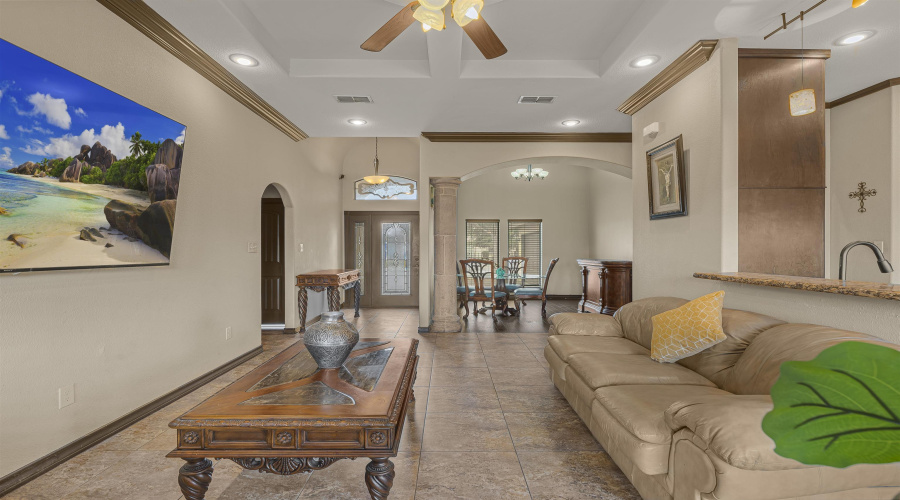 949 Lauren Lane, Laredo, Texas 78045, 3 Bedrooms Bedrooms, 5 Rooms Rooms,2 BathroomsBathrooms,Residential,For Sale,949 Lauren Lane,20260780