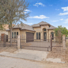 949 Lauren Lane, Laredo, Texas 78045, 3 Bedrooms Bedrooms, 5 Rooms Rooms,2 BathroomsBathrooms,Residential,For Sale,949 Lauren Lane,20260780