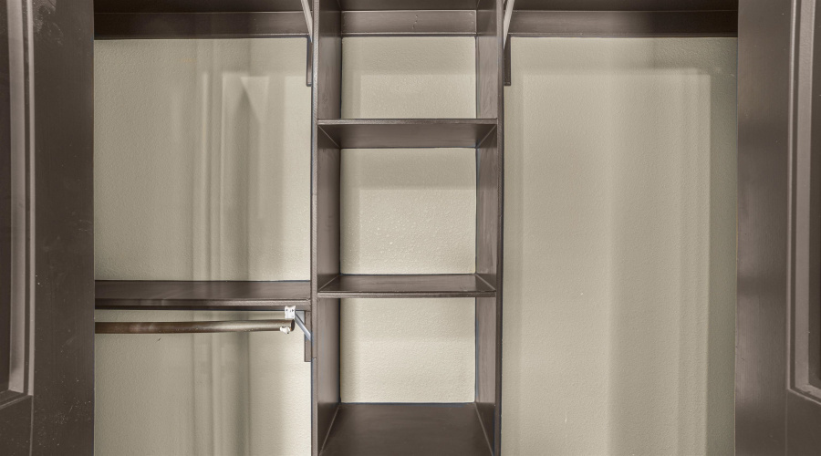 949 Lauren Lane, Laredo, Texas 78045, 3 Bedrooms Bedrooms, 5 Rooms Rooms,2 BathroomsBathrooms,Residential,For Sale,949 Lauren Lane,20260780