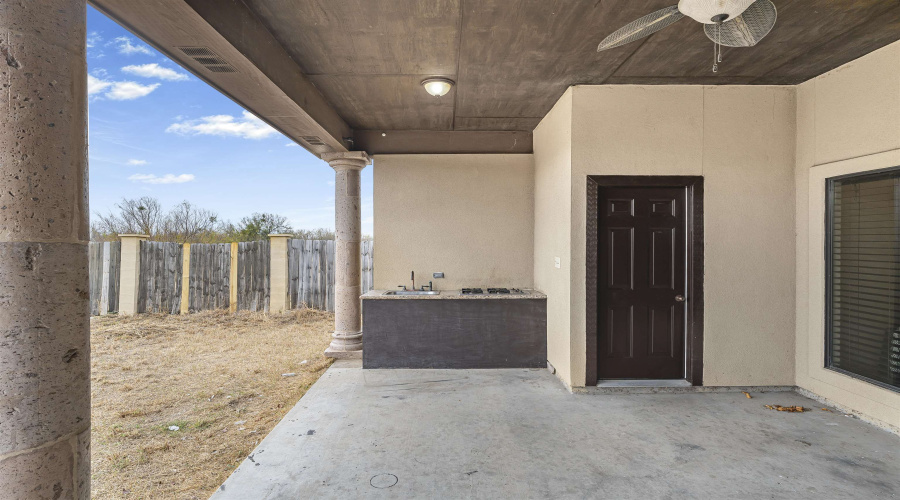 949 Lauren Lane, Laredo, Texas 78045, 3 Bedrooms Bedrooms, 5 Rooms Rooms,2 BathroomsBathrooms,Residential,For Sale,949 Lauren Lane,20260780