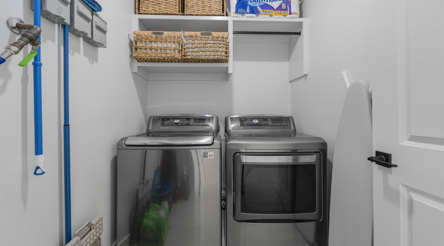 1613 Coba Dr., Laredo, Texas 78043-46, 3 Bedrooms Bedrooms, 7 Rooms Rooms,2 BathroomsBathrooms,Residential,For Rent,1613 Coba Dr.,20260782