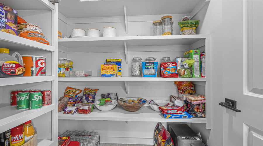 1613 Coba Dr., Laredo, Texas 78043-46, 3 Bedrooms Bedrooms, 7 Rooms Rooms,2 BathroomsBathrooms,Residential,For Rent,1613 Coba Dr.,20260782