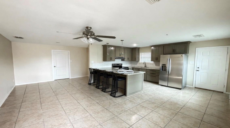 4324 Exodus Dr, Laredo, Texas 78046, 4 Bedrooms Bedrooms, 6 Rooms Rooms,2 BathroomsBathrooms,Residential,For Sale,4324 Exodus Dr,20260783