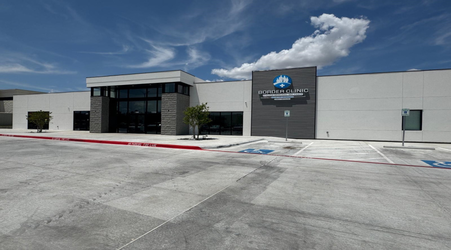 1310 Trey Dr, LAREDO, Texas 78041, 1 Room Rooms,1 BathroomBathrooms,Commercial retail/office,For Rent,1310 Trey Dr,20260793