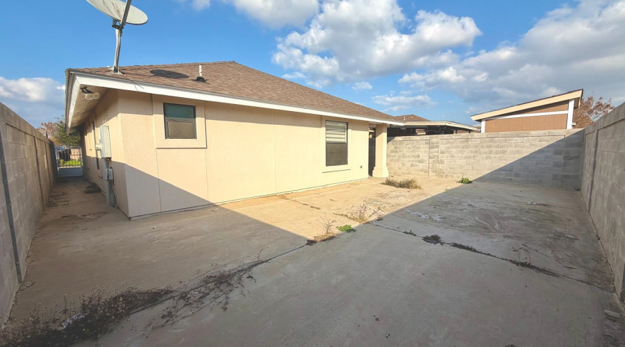17228 Running Doe St, Laredo, Texas 78045, 3 Bedrooms Bedrooms, 6 Rooms Rooms,2 BathroomsBathrooms,Residential,For Rent,17228 Running Doe St,20260795