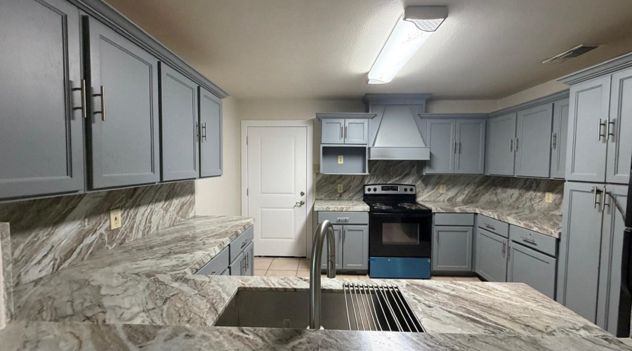 17228 Running Doe St, Laredo, Texas 78045, 3 Bedrooms Bedrooms, 6 Rooms Rooms,2 BathroomsBathrooms,Residential,For Rent,17228 Running Doe St,20260795