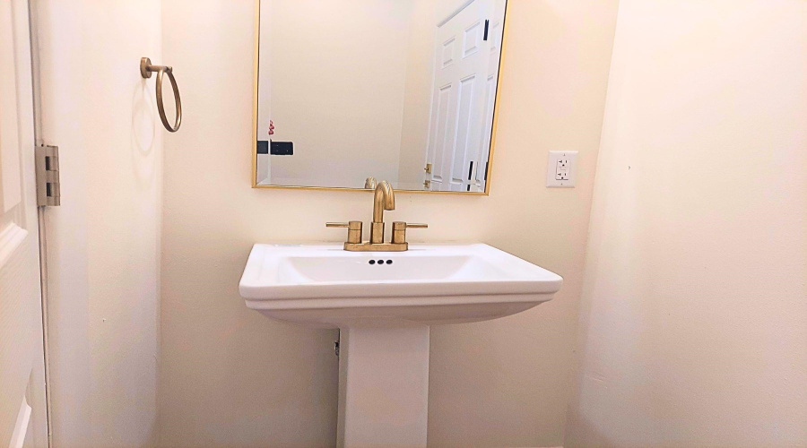 5408 Galicia Lane, Laredo, Texas 78046, 3 Bedrooms Bedrooms, 5 Rooms Rooms,3 BathroomsBathrooms,Residential,For Sale,5408 Galicia Lane,20260797