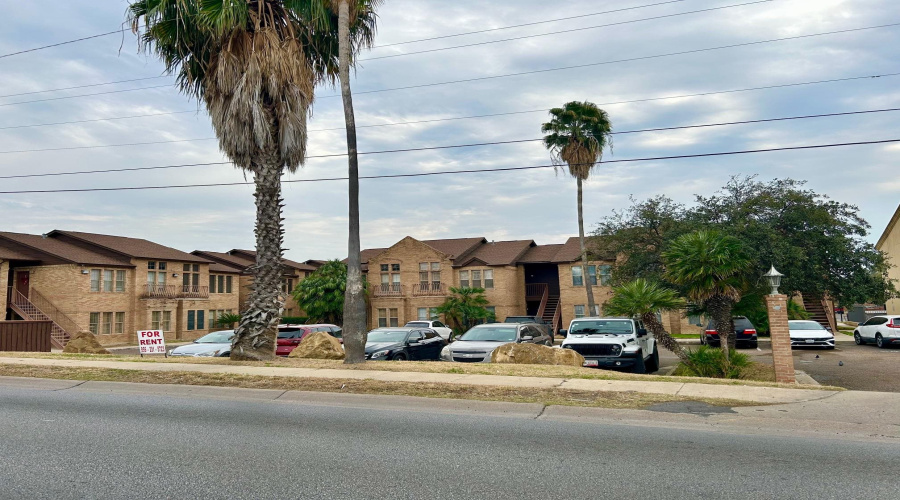 203 Martingale Ln, Laredo, Texas 78041, 2 Bedrooms Bedrooms, 4 Rooms Rooms,2 BathroomsBathrooms,Residential,For Rent,203 Martingale Ln,20260798