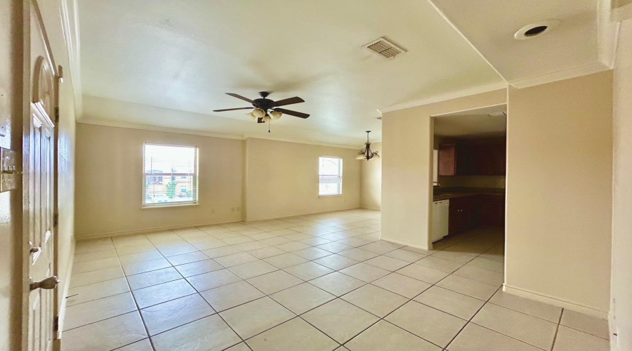9809 Sterling St., Laredo, Texas 78045, 2 Bedrooms Bedrooms, 4 Rooms Rooms,2 BathroomsBathrooms,Residential,For Rent,9809 Sterling St.,20260799