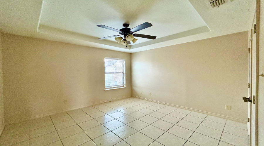 9809 Sterling St., Laredo, Texas 78045, 2 Bedrooms Bedrooms, 4 Rooms Rooms,2 BathroomsBathrooms,Residential,For Rent,9809 Sterling St.,20260799