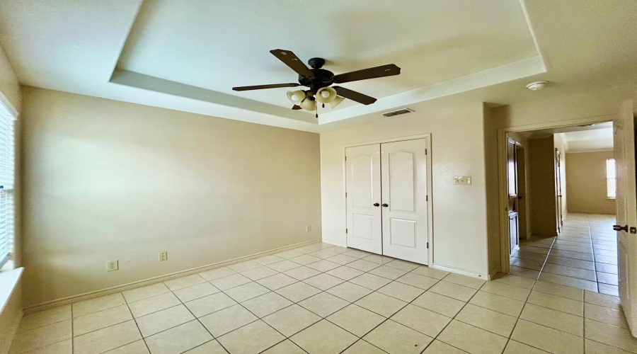 9809 Sterling St., Laredo, Texas 78045, 2 Bedrooms Bedrooms, 4 Rooms Rooms,2 BathroomsBathrooms,Residential,For Rent,9809 Sterling St.,20260799