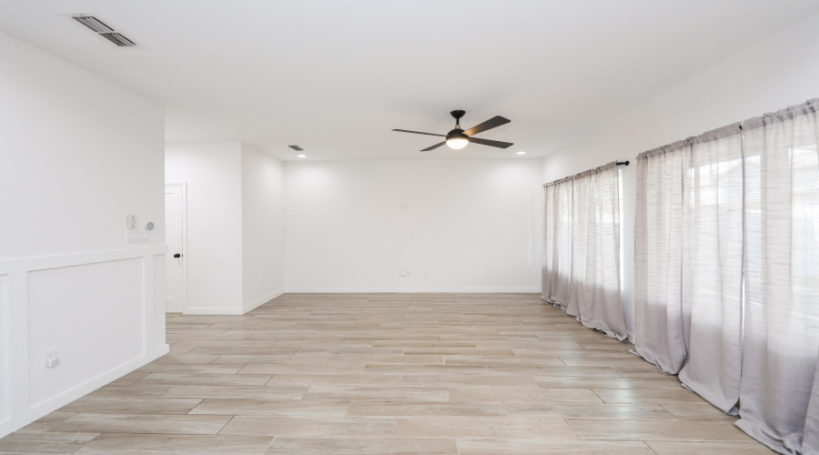 1943 Sambar Lp, LAREDO, Texas 78045, 4 Bedrooms Bedrooms, 8 Rooms Rooms,2 BathroomsBathrooms,Residential,For Sale,1943 Sambar Lp,20260800