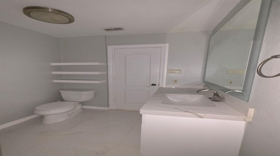 3905 Calle Tuxpan, Laredo, Texas 78046, 3 Bedrooms Bedrooms, 5 Rooms Rooms,2 BathroomsBathrooms,Residential,For Rent,3905 Calle Tuxpan,20260801