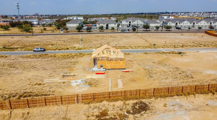 115 Lusitano Dr., Laredo, Texas 78046, 3 Bedrooms Bedrooms, 5 Rooms Rooms,2 BathroomsBathrooms,Residential,For Sale,115 Lusitano Dr.,20260803