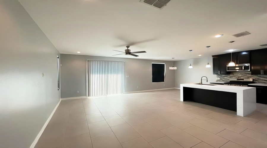 7926 Elka Lp, Laredo, Texas 78045, 3 Bedrooms Bedrooms, 6 Rooms Rooms,2 BathroomsBathrooms,Residential,For Rent,7926 Elka Lp,20260804