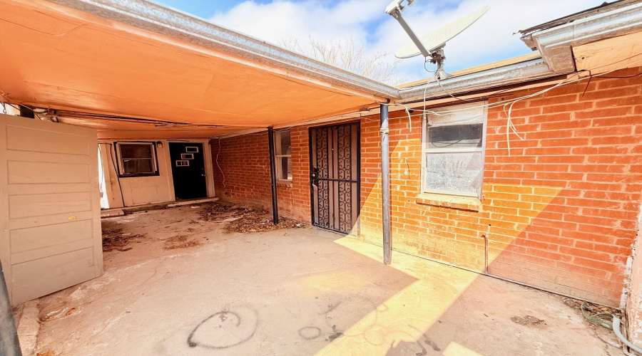 1712 San Eduardo Ave, Laredo, Texas 78040, 3 Bedrooms Bedrooms, 5 Rooms Rooms,3 BathroomsBathrooms,Residential,For Sale,1712 San Eduardo Ave,20260805