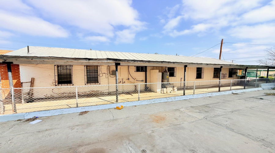 1712 San Eduardo Ave, Laredo, Texas 78040, 3 Bedrooms Bedrooms, 5 Rooms Rooms,3 BathroomsBathrooms,Residential,For Sale,1712 San Eduardo Ave,20260805