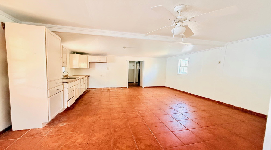 1712 San Eduardo Ave, Laredo, Texas 78040, 3 Bedrooms Bedrooms, 5 Rooms Rooms,3 BathroomsBathrooms,Residential,For Sale,1712 San Eduardo Ave,20260805