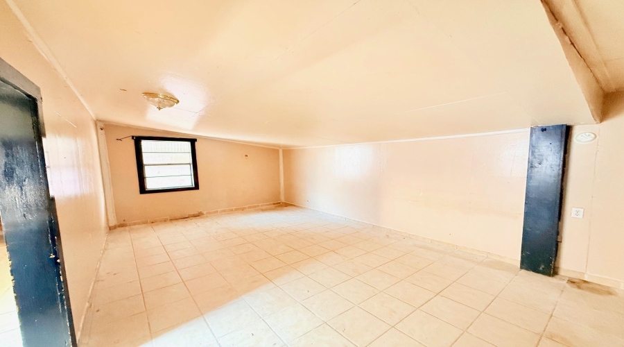 1712 San Eduardo Ave, Laredo, Texas 78040, 3 Bedrooms Bedrooms, 5 Rooms Rooms,3 BathroomsBathrooms,Residential,For Sale,1712 San Eduardo Ave,20260805