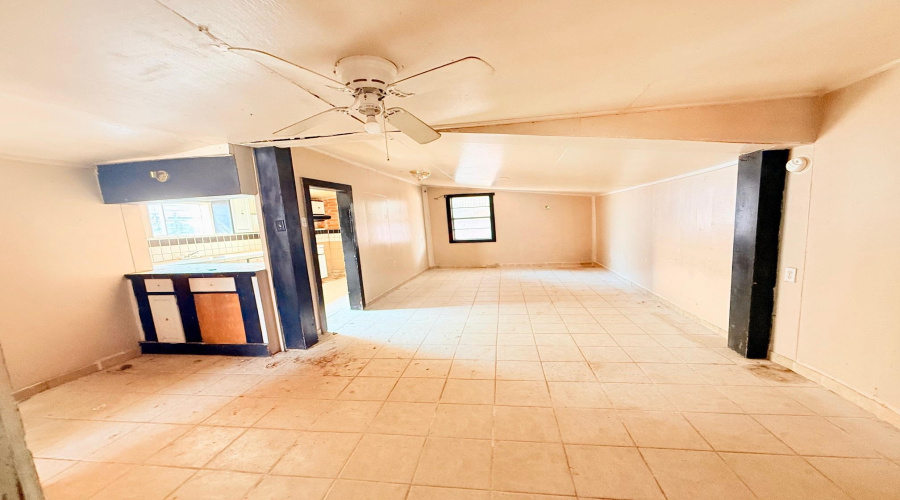 1712 San Eduardo Ave, Laredo, Texas 78040, 3 Bedrooms Bedrooms, 5 Rooms Rooms,3 BathroomsBathrooms,Residential,For Sale,1712 San Eduardo Ave,20260805