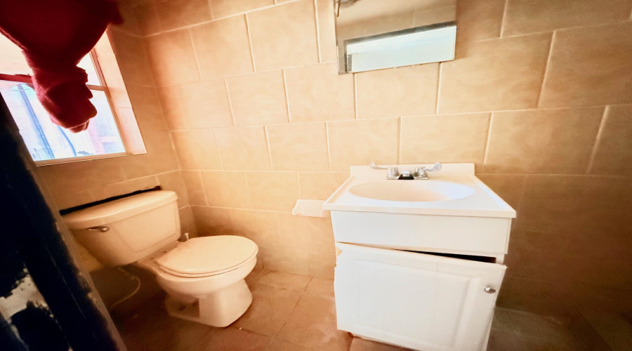 1712 San Eduardo Ave, Laredo, Texas 78040, 3 Bedrooms Bedrooms, 5 Rooms Rooms,3 BathroomsBathrooms,Residential,For Sale,1712 San Eduardo Ave,20260805