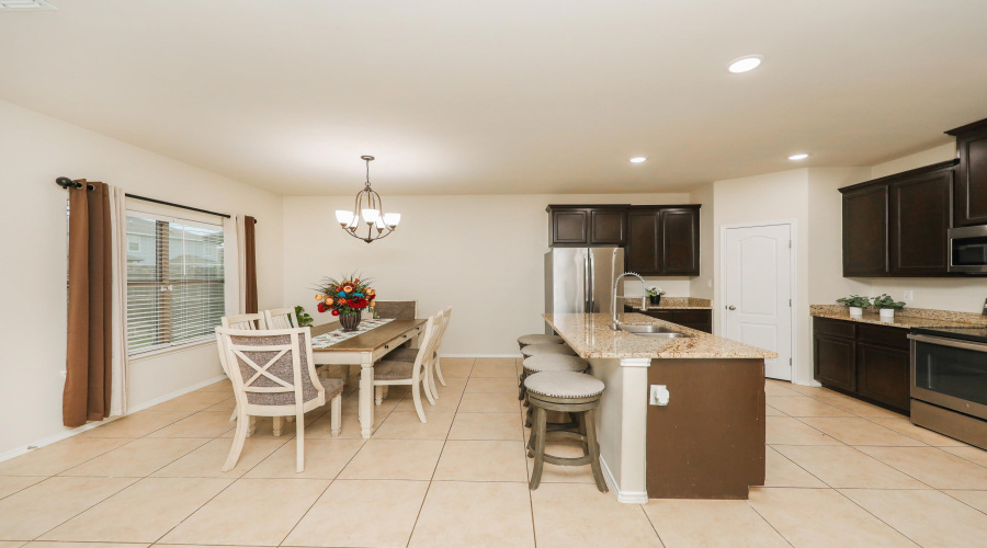 11121 Palmillas Loop, Laredo, Texas 78045, 3 Bedrooms Bedrooms, 7 Rooms Rooms,2 BathroomsBathrooms,Residential,For Sale,11121 Palmillas Loop,20260808