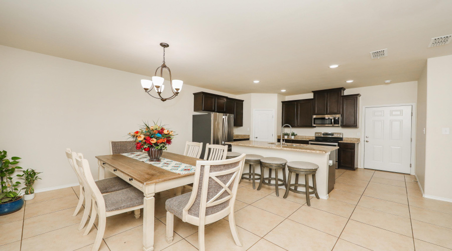 11121 Palmillas Loop, Laredo, Texas 78045, 3 Bedrooms Bedrooms, 7 Rooms Rooms,2 BathroomsBathrooms,Residential,For Sale,11121 Palmillas Loop,20260808