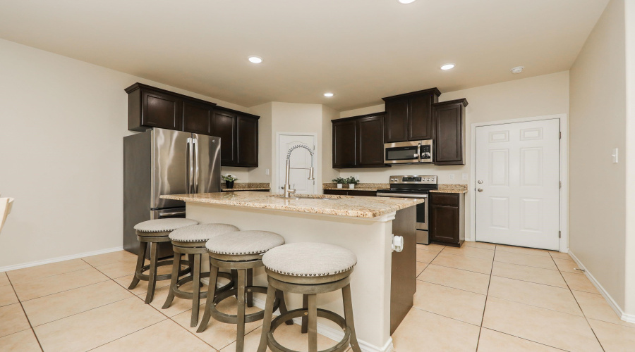 11121 Palmillas Loop, Laredo, Texas 78045, 3 Bedrooms Bedrooms, 7 Rooms Rooms,2 BathroomsBathrooms,Residential,For Sale,11121 Palmillas Loop,20260808