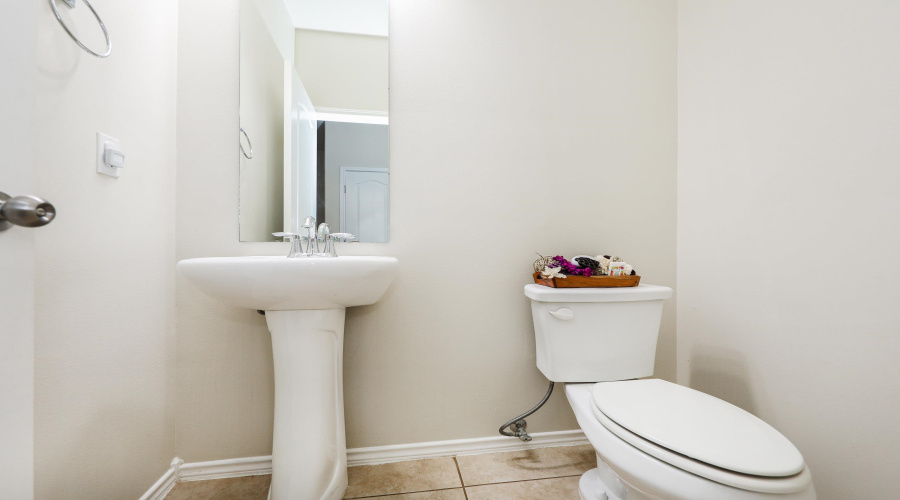 11121 Palmillas Loop, Laredo, Texas 78045, 3 Bedrooms Bedrooms, 7 Rooms Rooms,2 BathroomsBathrooms,Residential,For Sale,11121 Palmillas Loop,20260808