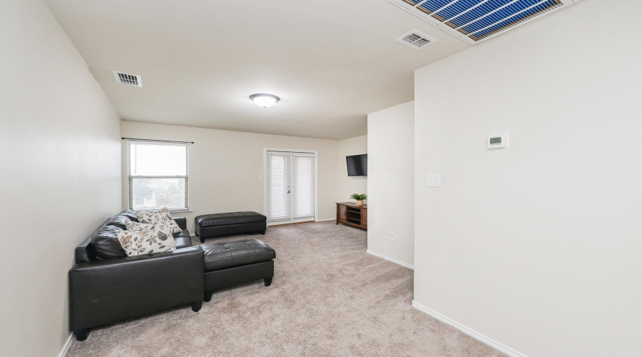 11121 Palmillas Loop, Laredo, Texas 78045, 3 Bedrooms Bedrooms, 7 Rooms Rooms,2 BathroomsBathrooms,Residential,For Sale,11121 Palmillas Loop,20260808