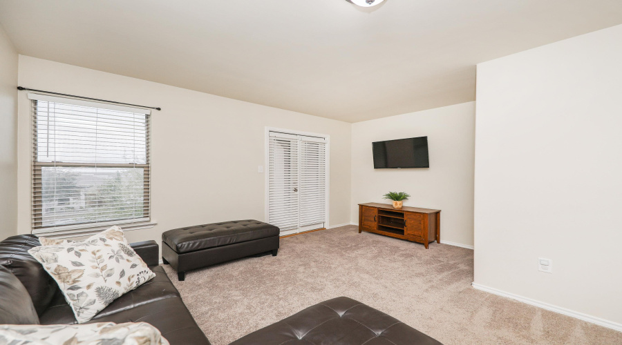 11121 Palmillas Loop, Laredo, Texas 78045, 3 Bedrooms Bedrooms, 7 Rooms Rooms,2 BathroomsBathrooms,Residential,For Sale,11121 Palmillas Loop,20260808