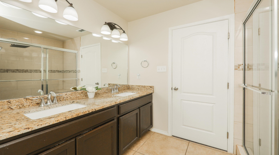 11121 Palmillas Loop, Laredo, Texas 78045, 3 Bedrooms Bedrooms, 7 Rooms Rooms,2 BathroomsBathrooms,Residential,For Sale,11121 Palmillas Loop,20260808