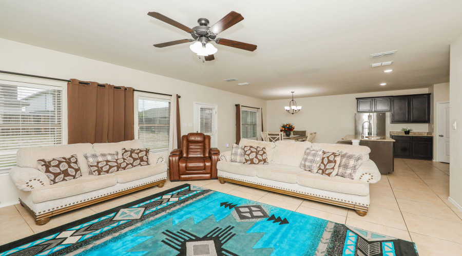 11121 Palmillas Loop, Laredo, Texas 78045, 3 Bedrooms Bedrooms, 7 Rooms Rooms,2 BathroomsBathrooms,Residential,For Sale,11121 Palmillas Loop,20260808