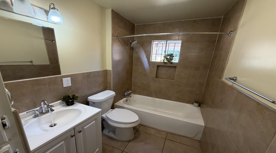 2801 Ash St, LAREDO, Texas 78043, ,Multi-family,For Sale,2801 Ash St,20260810