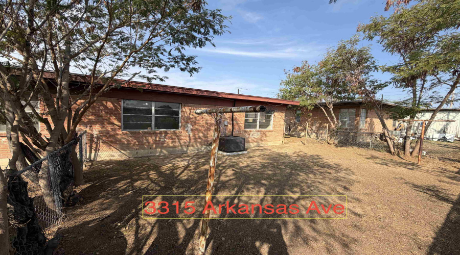 2801 Ash St, LAREDO, Texas 78043, ,Multi-family,For Sale,2801 Ash St,20260810