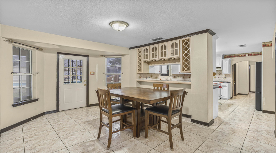 329 Old Milwaukee Rd., LAREDO, Texas 78043, 5 Bedrooms Bedrooms, 8 Rooms Rooms,3 BathroomsBathrooms,Residential,For Sale,329 Old Milwaukee Rd.,20260809