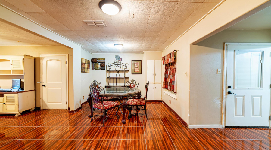 2302 E Locust St, Laredo, Texas 78041, 4 Bedrooms Bedrooms, 4 Rooms Rooms,3 BathroomsBathrooms,Residential,For Sale,2302 E Locust St,20260811