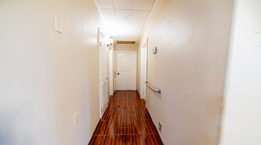 2302 E Locust St, Laredo, Texas 78041, 4 Bedrooms Bedrooms, 4 Rooms Rooms,3 BathroomsBathrooms,Residential,For Sale,2302 E Locust St,20260811