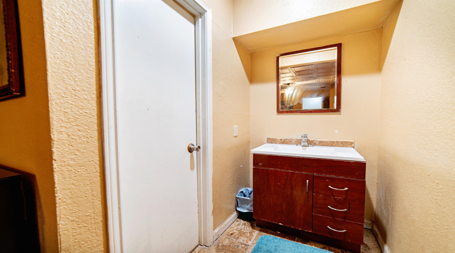 2302 E Locust St, Laredo, Texas 78041, 4 Bedrooms Bedrooms, 4 Rooms Rooms,3 BathroomsBathrooms,Residential,For Sale,2302 E Locust St,20260811