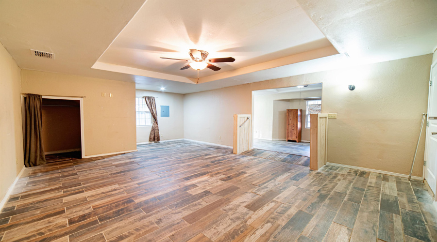 2302 E Locust St, Laredo, Texas 78041, 4 Bedrooms Bedrooms, 4 Rooms Rooms,3 BathroomsBathrooms,Residential,For Sale,2302 E Locust St,20260811