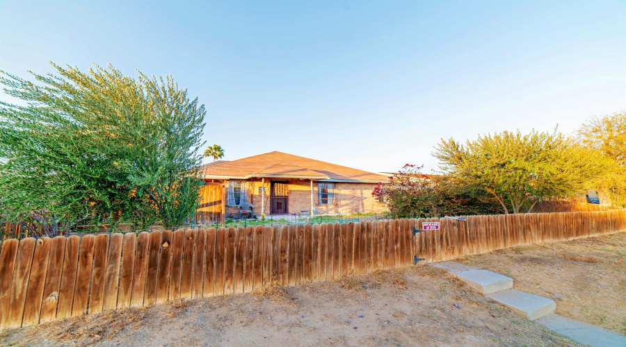 2302 E Locust St, Laredo, Texas 78041, 4 Bedrooms Bedrooms, 4 Rooms Rooms,3 BathroomsBathrooms,Residential,For Sale,2302 E Locust St,20260811