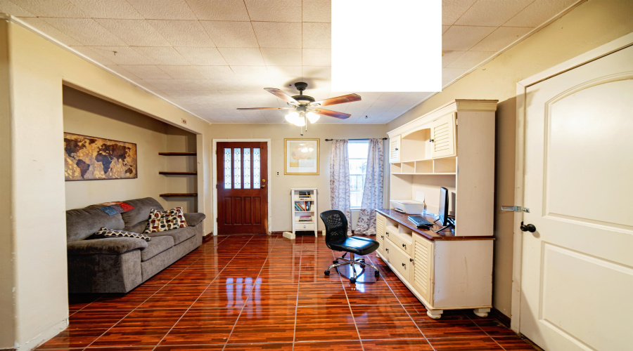 2302 E Locust St, Laredo, Texas 78041, 4 Bedrooms Bedrooms, 4 Rooms Rooms,3 BathroomsBathrooms,Residential,For Sale,2302 E Locust St,20260811