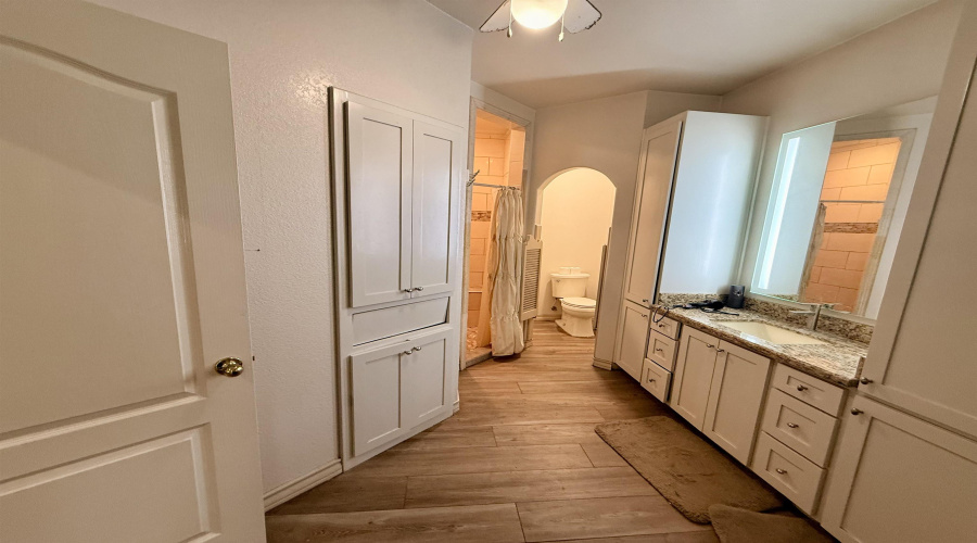 405 Wren Point, Laredo, Texas 78045, 3 Bedrooms Bedrooms, 5 Rooms Rooms,2 BathroomsBathrooms,Residential,For Sale,405 Wren Point,20260818