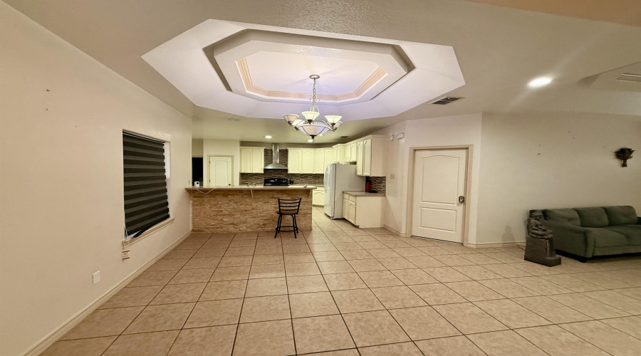 405 Wren Point, Laredo, Texas 78045, 3 Bedrooms Bedrooms, 5 Rooms Rooms,2 BathroomsBathrooms,Residential,For Sale,405 Wren Point,20260818