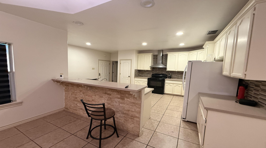 405 Wren Point, Laredo, Texas 78045, 3 Bedrooms Bedrooms, 5 Rooms Rooms,2 BathroomsBathrooms,Residential,For Sale,405 Wren Point,20260818