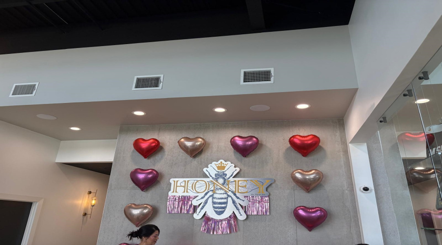 1119 Fenwick Dr, LAREDO, Texas 78041-3576, 6 Rooms Rooms,2 BathroomsBathrooms,Commercial retail/office,For Sale,1119 Fenwick Dr,20260821