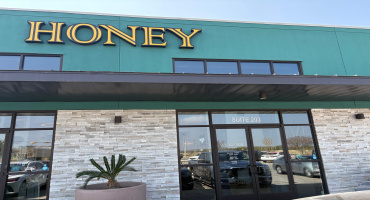 1119 Fenwick Dr, LAREDO, Texas 78041-3576, 6 Rooms Rooms,2 BathroomsBathrooms,Commercial retail/office,For Sale,1119 Fenwick Dr,20260821 1119 Fenwick Dr, LAREDO, Texas 78041-3576, 6 Rooms Rooms,2 BathroomsBathrooms,Commercial retail/office,For Sale,1119 Fenwick Dr,20260821