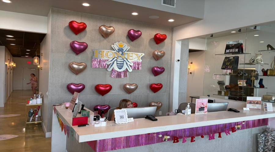 1119 Fenwick Dr, LAREDO, Texas 78041-3576, 6 Rooms Rooms,2 BathroomsBathrooms,Commercial retail/office,For Sale,1119 Fenwick Dr,20260821