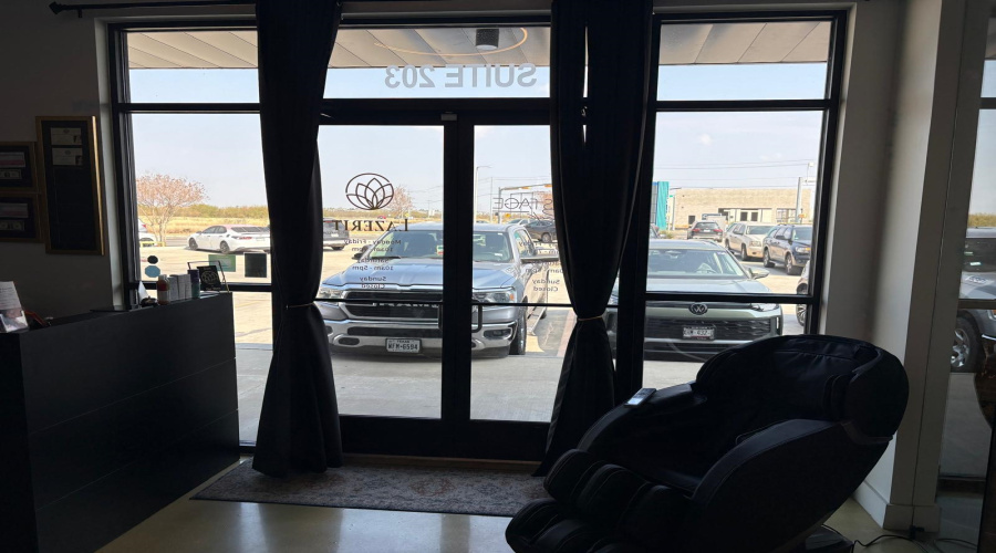 1119 Fenwick Dr, LAREDO, Texas 78041-3576, 6 Rooms Rooms,2 BathroomsBathrooms,Commercial retail/office,For Sale,1119 Fenwick Dr,20260821