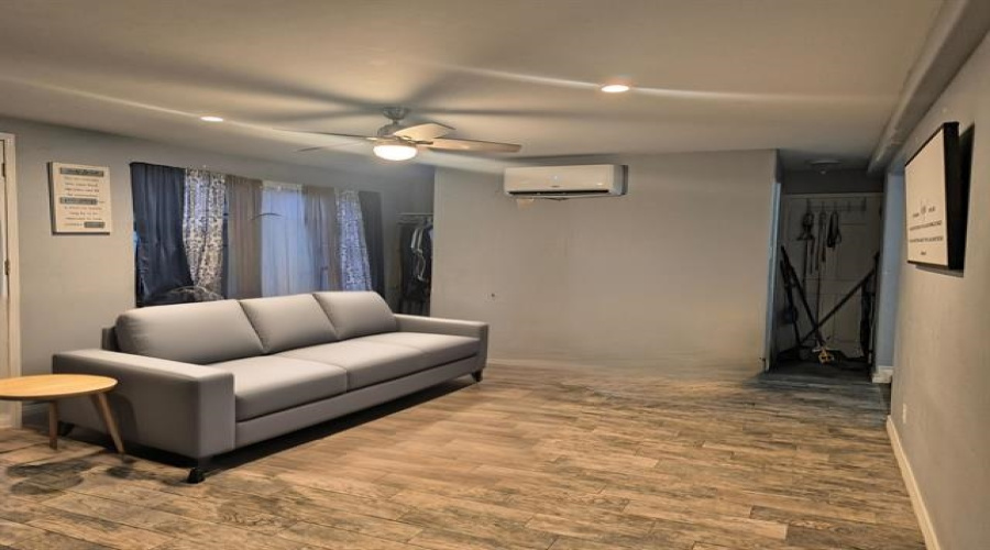 315 Belaire Dr, Laredo, Texas 78041-2728, 5 Bedrooms Bedrooms, 11 Rooms Rooms,4 BathroomsBathrooms,Residential,For Sale,315 Belaire Dr,20260819